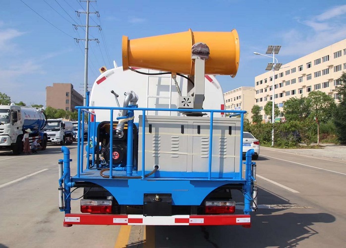 東風(fēng)大多利6方抑塵噴霧綠化噴灑車 東風(fēng)大多利6方抑塵噴霧綠化噴灑車圖片