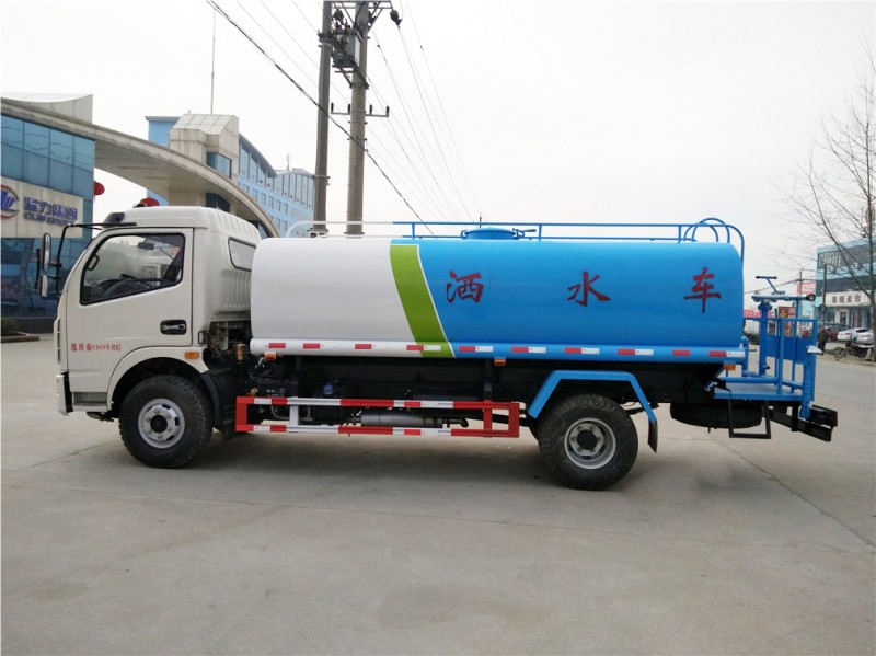 東風多利卡（9.5方）綠化噴灑車圖片