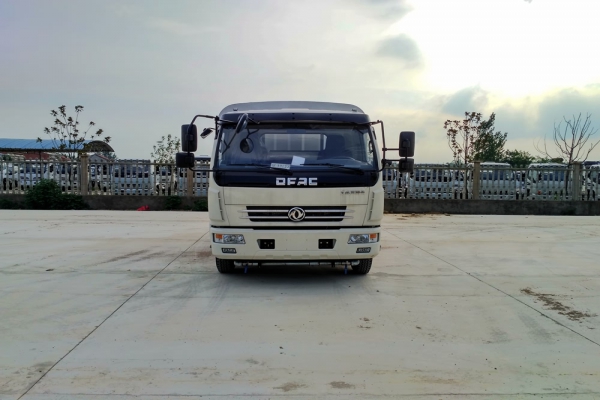 東風大多利卡抑塵車(方形6.5噸、30-50米霧炮、單排駕駛室)