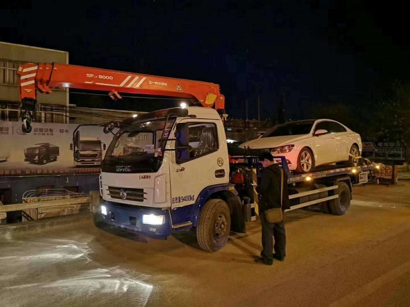 東風大多利卡一拖二清障車