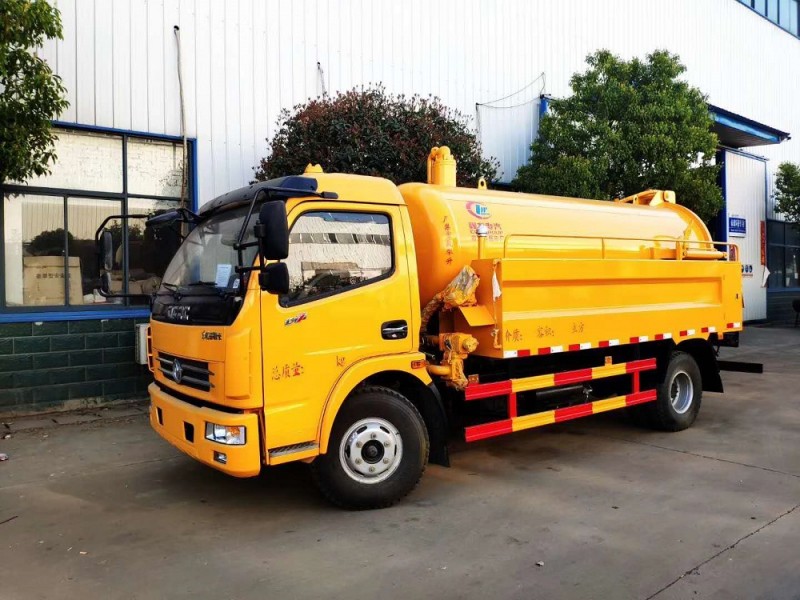 東風多利卡清洗吸污車