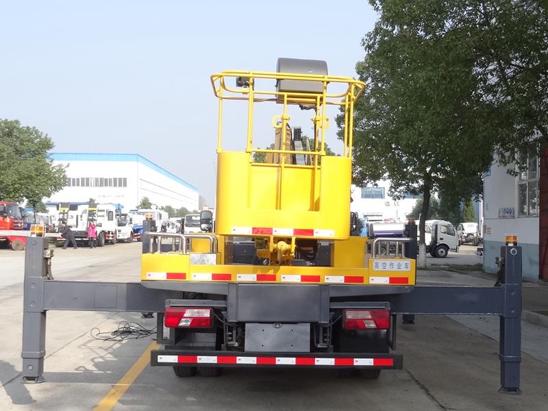 江鈴凱銳20米伸縮臂高空作業(yè)車圖片