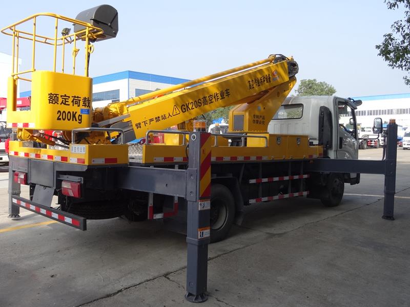 江鈴凱銳20米伸縮臂高空作業(yè)車圖片
