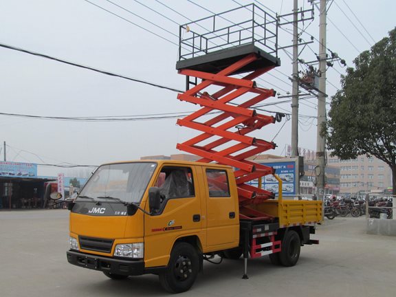 江鈴雙排座8-10米平臺(tái)升降高空作業(yè)車圖片