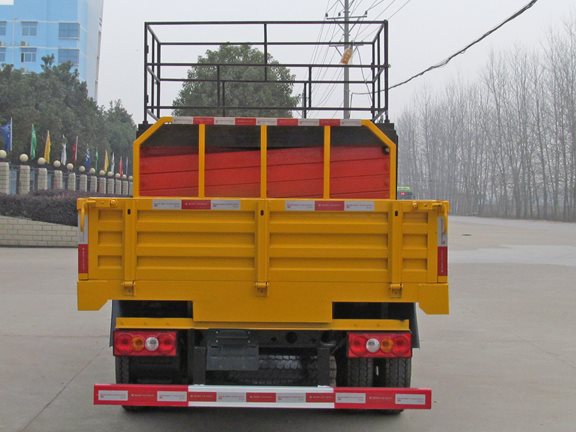 江鈴雙排座8-10米平臺(tái)升降高空作業(yè)車圖片