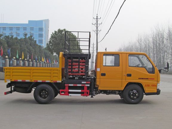 江鈴雙排座8-10米平臺(tái)升降高空作業(yè)車圖片