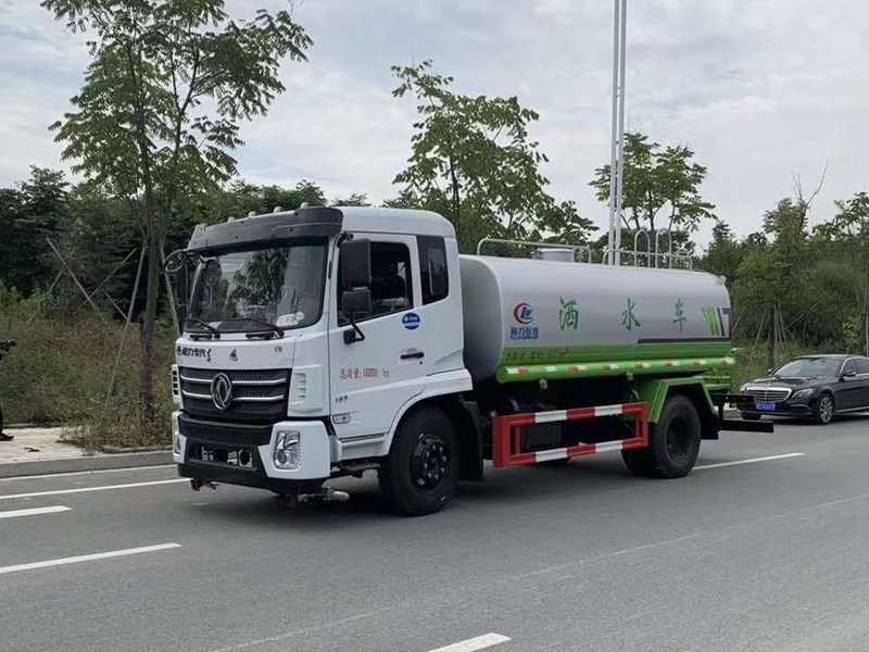東風D17灑水車（12噸）