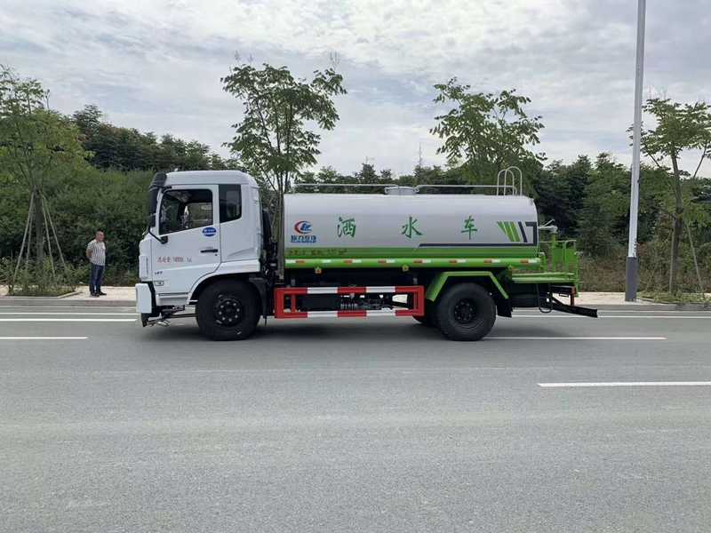 東風D17灑水車（12噸）圖片