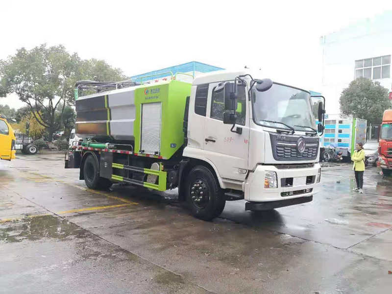 東風(fēng)天錦13.5方清洗吸污車